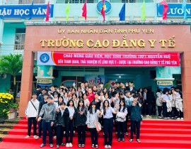 Học sinh Trường THPT trải nghiệm lĩnh vực Y Dược